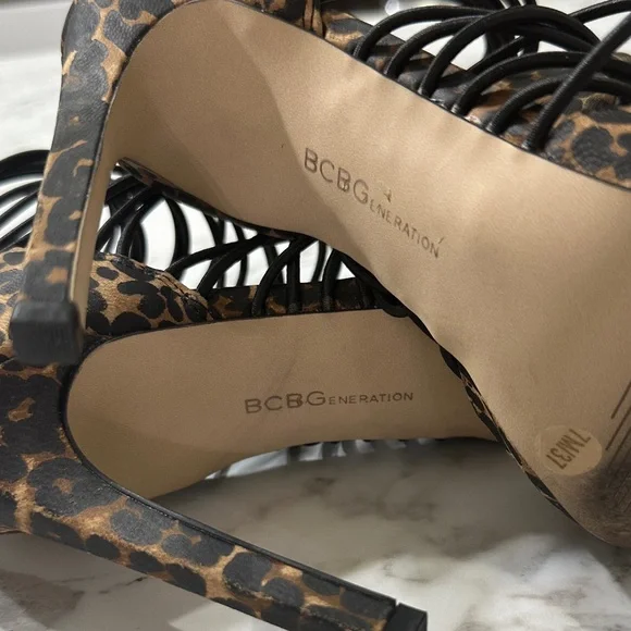 BCBGeneration Leopard Print Heels with Black Straps Size 7 - Picture 7 of 7